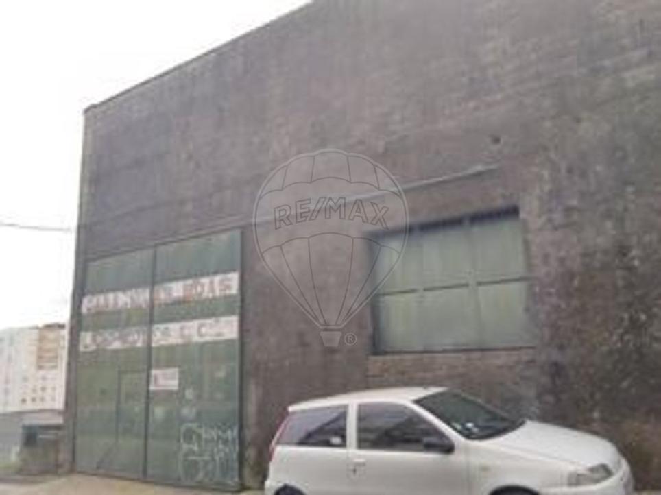 1056m² Building in Vila Real, Portugal No. 70805