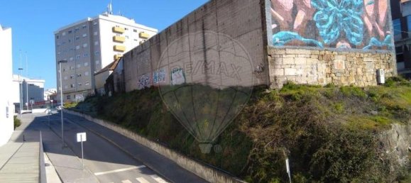 1056m² Building in Vila Real, Portugal No. 70805 4