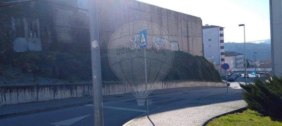 1056m² Building in Vila Real, Portugal No. 70805 3