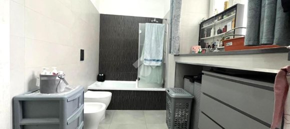 3-salle Appartement à Torre del Greco, Italy No. 5676 8