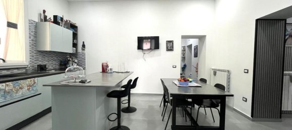 3-salle Appartement à Torre del Greco, Italy No. 5676 6