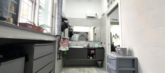 3-salle Appartement à Torre del Greco, Italy No. 5676 10