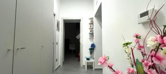 3-salle Appartement à Torre del Greco, Italy No. 5676 16
