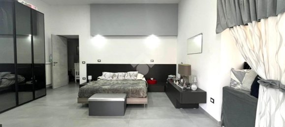 3-salle Appartement à Torre del Greco, Italy No. 5676 20