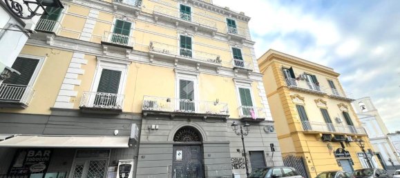 3-salle Appartement à Torre del Greco, Italy No. 5676 2