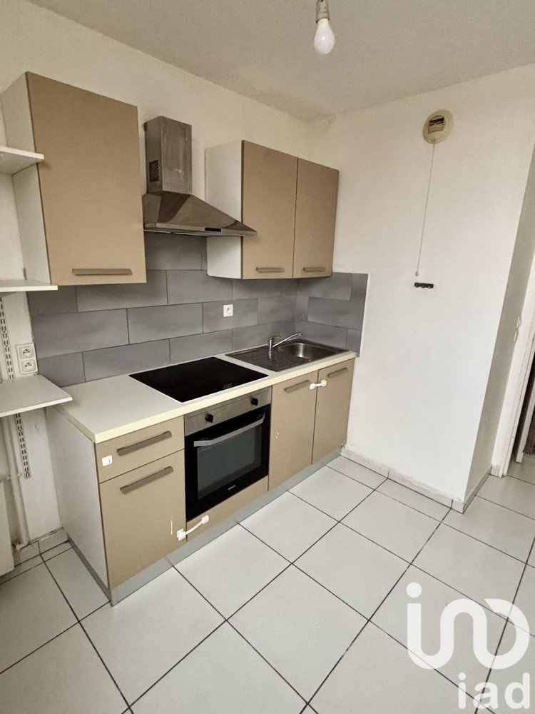 Apartamento de 1 dormitorio en Sin-le-Noble, France No. 220809
