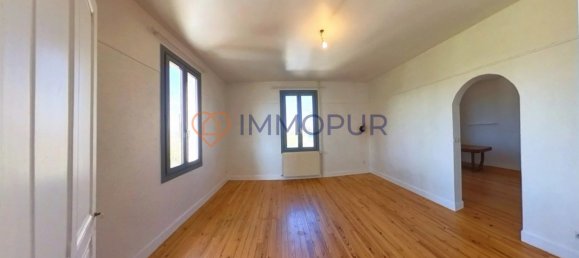 Casa de 4 dormitorios en Belmont-Tramonet, France No. 275383 4