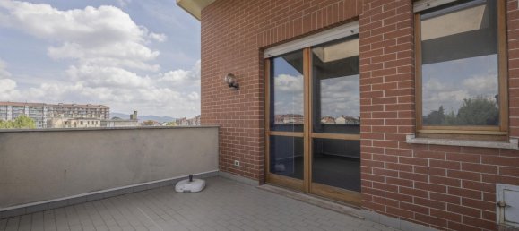 Квартира с 3 спальнями в Грульяско, Италия № 333850 23