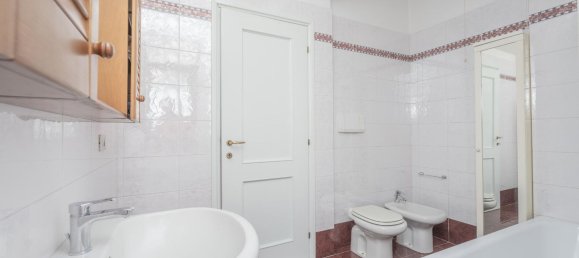 Квартира с 3 спальнями в Грульяско, Италия № 333850 33