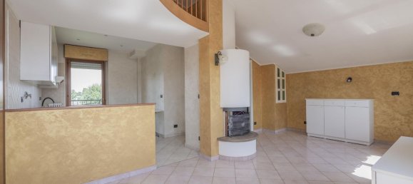 Квартира с 3 спальнями в Грульяско, Италия № 333850 4