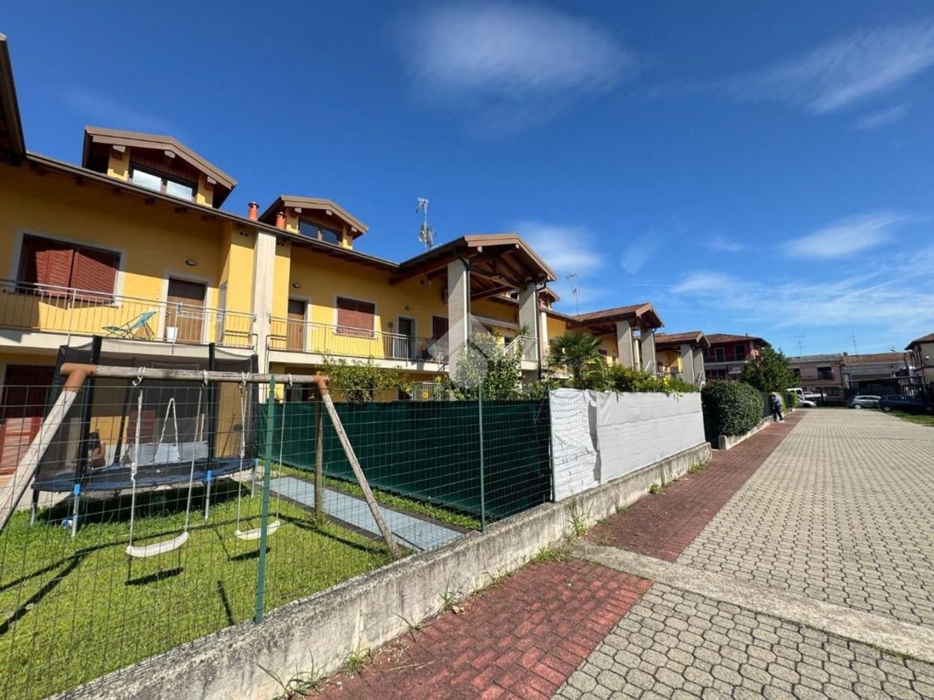 3 rooms Apartment in Suno, Italy No. 288569