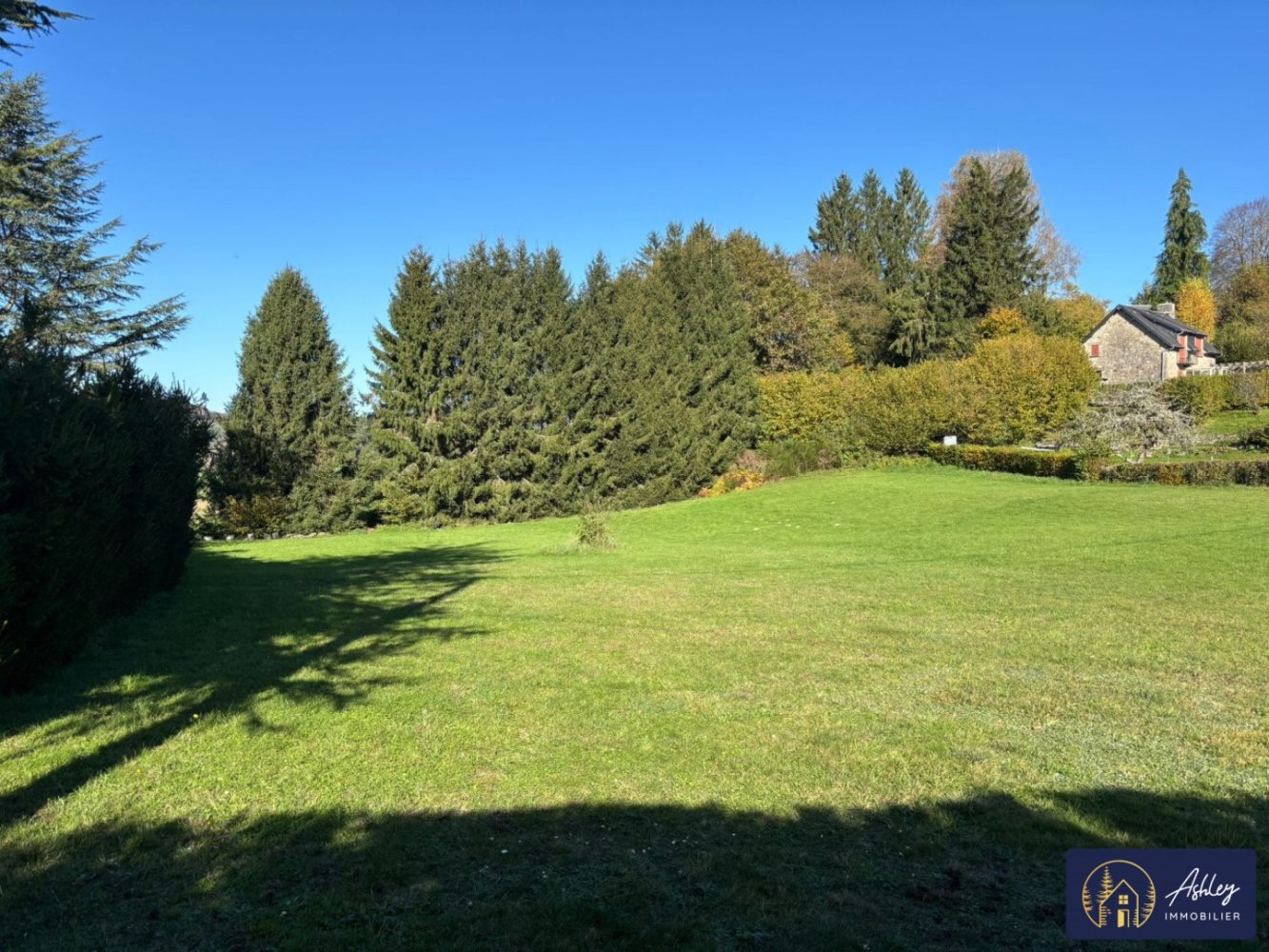 Grundstück in Liginiac, France 3000m², Nr. 96023