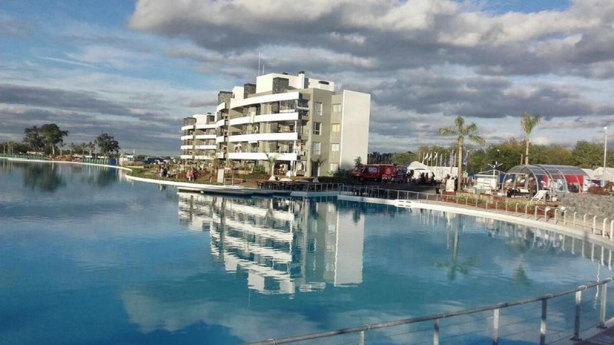  قطعة أرض في Pilar, Argentina رقم 120535