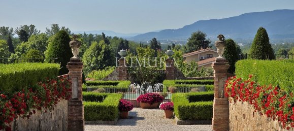 40 bedrooms Villa in Capannori, Italy No. 375518 12