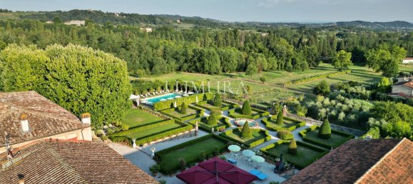 40 bedrooms Villa in Capannori, Italy No. 375518 6