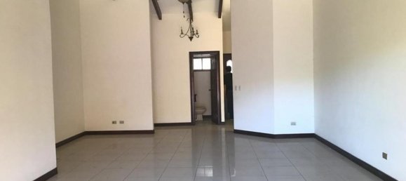 3 bedrooms House in San Jose, Costa Rica No. 557 5