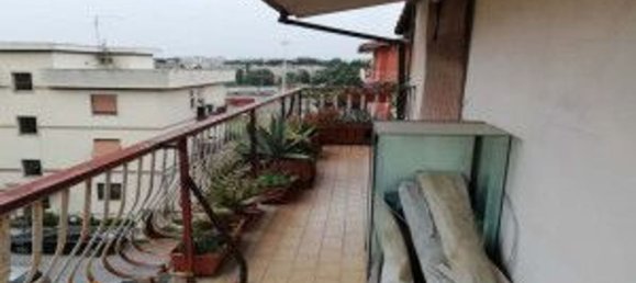 Квартира с 4 комнатами в Рим, Италия № 12898 4