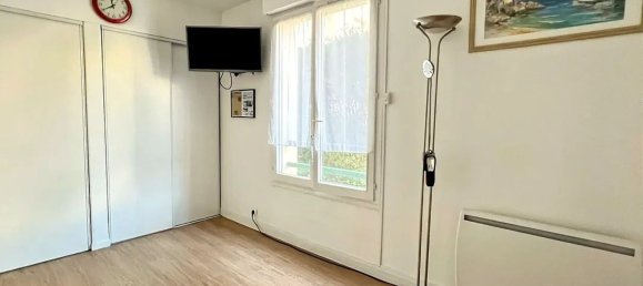 2 bedrooms Apartment in Le Plessis-Trevise, France No. 140035 7