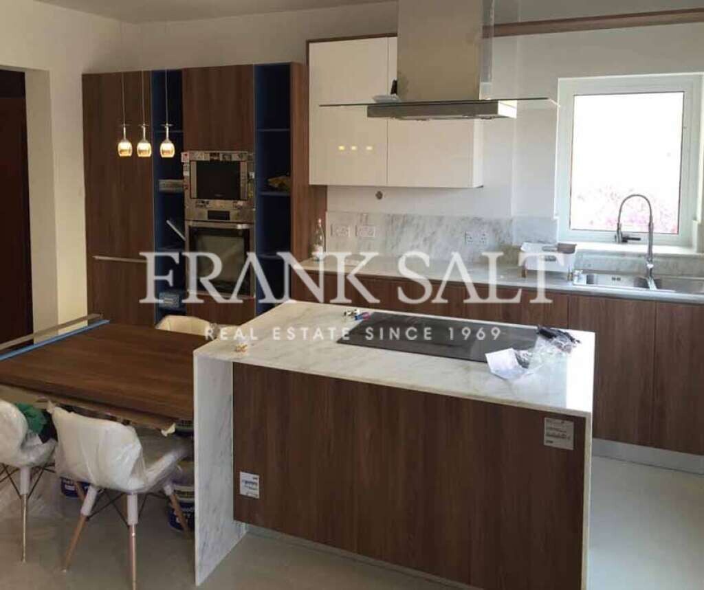 3 bedrooms Apartment in Ta' Xbiex, Malta No. 8042