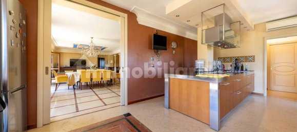 3 bedrooms Penthouse in Corciano, Italy No. 129705 9