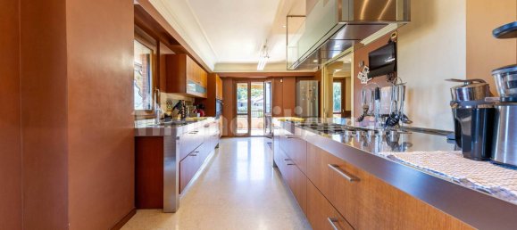 3 bedrooms Penthouse in Corciano, Italy No. 129705 8