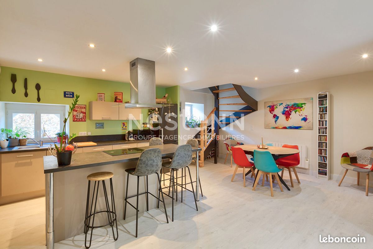 Casa de 4 dormitorios en Plerin, France No. 208362