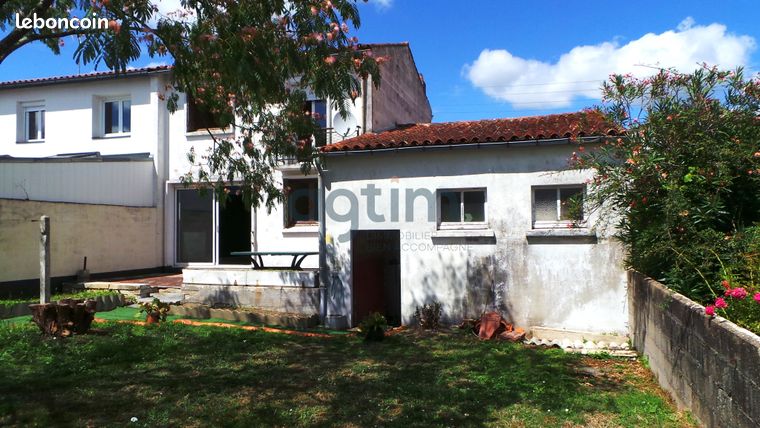 3 bedrooms House in La Roche-sur-Yon, France No. 310033