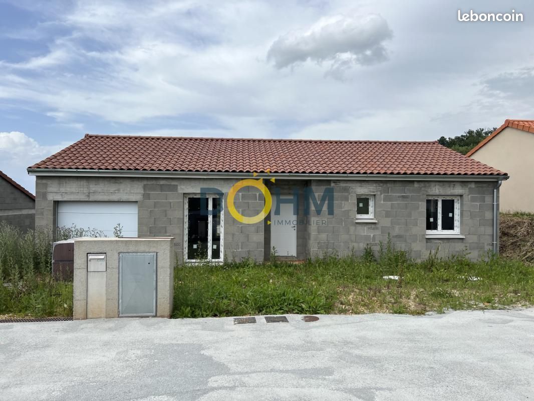 Casa de 3 dormitorios en Puy-de-Dome, France No. 343786