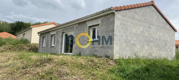 Casa de 3 dormitorios en Puy-de-Dome, France No. 343786 2