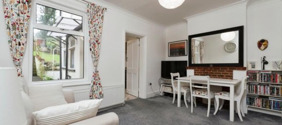 2 bedrooms House in Kenley, United Kingdom No. 8034 3