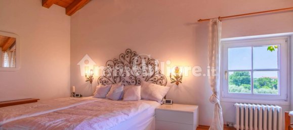4 bedrooms Villa in Lazise, Italy No. 227672 8