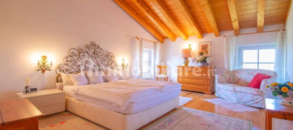 4 bedrooms Villa in Lazise, Italy No. 227672 6