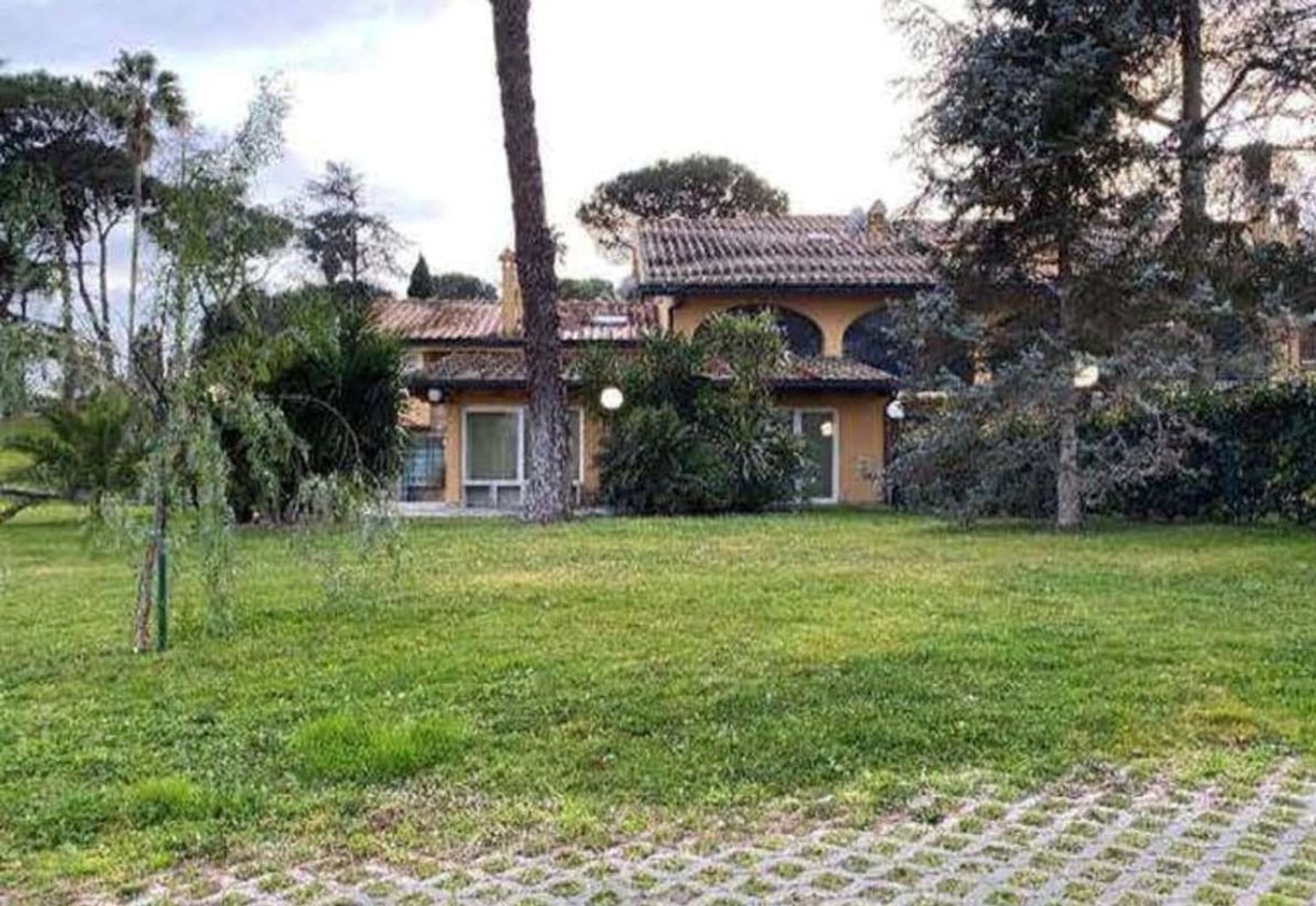 11غرفة شقة في Rome, Italy رقم 191192