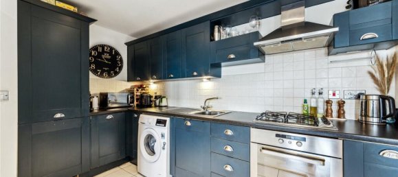 2 bedrooms Apartment in London, United Kingdom No. 12818 3