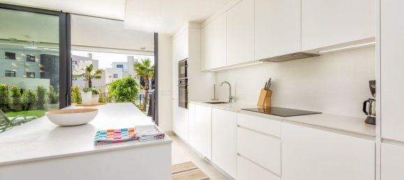 Квартира с 2 спальнями в Фуэнхирола, Испания № 148263 4