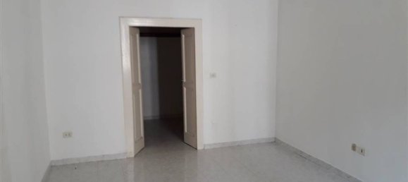 7 غرف نوم شقة في Salerno, Italy رقم 360009 15