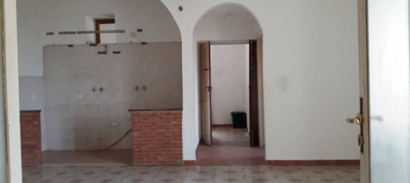 7 غرف نوم شقة في Salerno, Italy رقم 360009 12