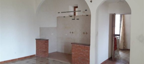 7 غرف نوم شقة في Salerno, Italy رقم 360009 3