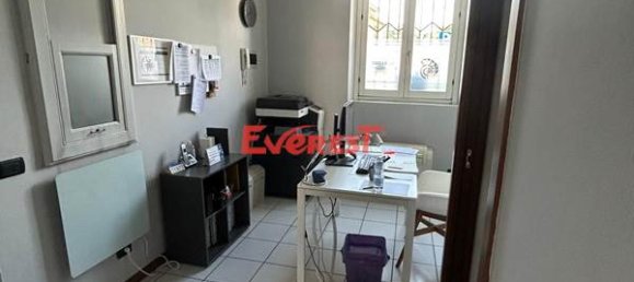 Escritório de 2 divisões em Busto Arsizio, Italy N.º 378172 10