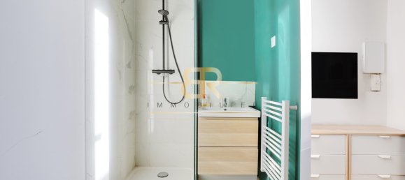 1 bedroom Apartment in Courbevoie, France No. 161672 7