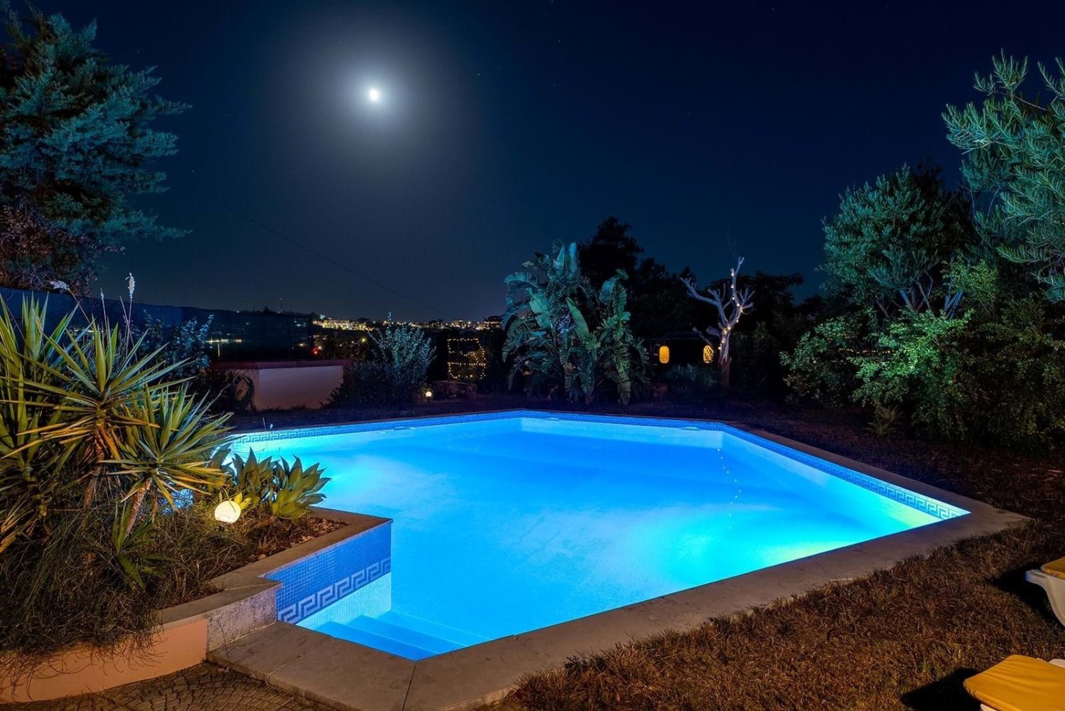 5 bedrooms Villa in Sesimbra, Portugal No. 324417