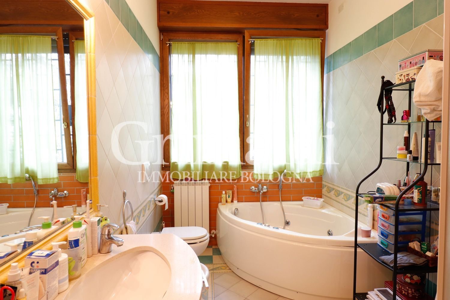 6-salle Appartement à Bologna, Italy No. 58324