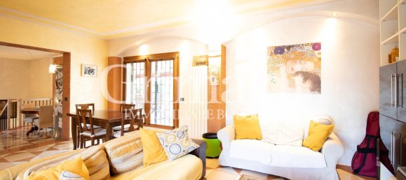 6-salle Appartement à Bologna, Italy No. 58324 34