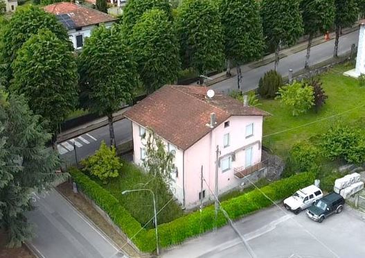 4 bedrooms House in Barga, Italy No. 296946