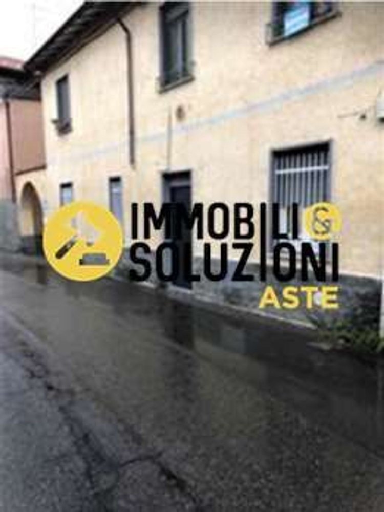 3 rooms Apartment in Busto Arsizio, Italy No. 1658