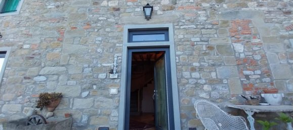 Дом с 5 комнатами в Виккьо, Италия № 159137 22