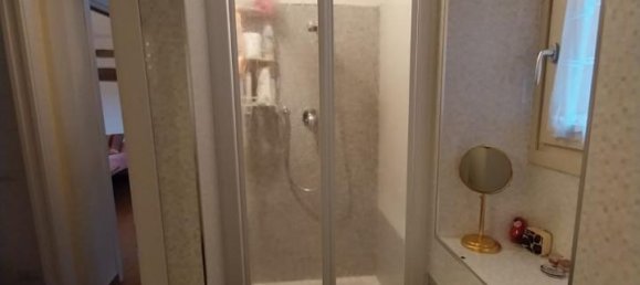 Дом с 5 комнатами в Виккьо, Италия № 159137 9