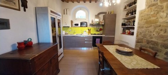 Дом с 5 комнатами в Виккьо, Италия № 159137 17