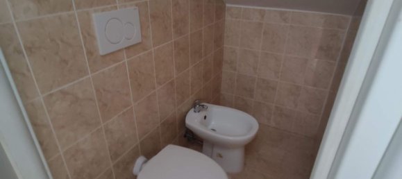 185m² Commercial property in Rome, Italy No. 107749 9