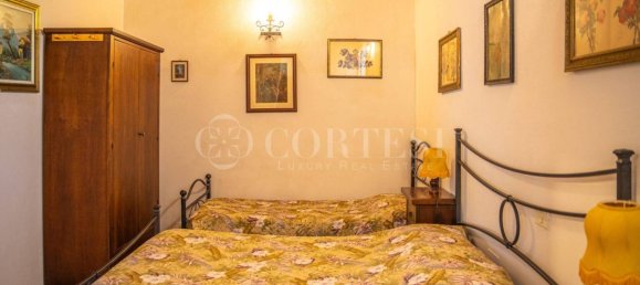 5 rooms Commercial property in Sansepolcro, Italy No. 269805 2